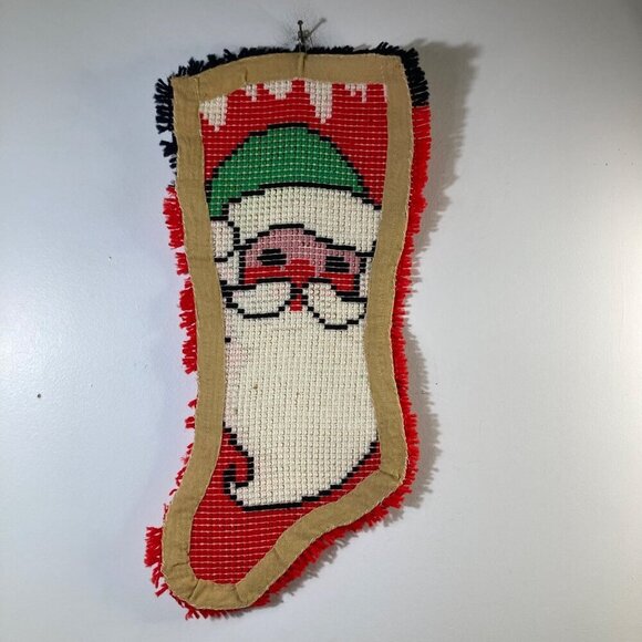 Vintage Latch Hook Santa Stocking Wall Hanging 12 x 26" Red White Green - Picture 4 of 5